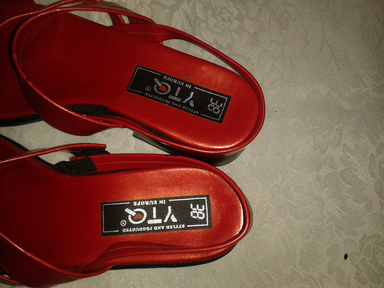 Rote Lack Sandalen hoch schick wie neu