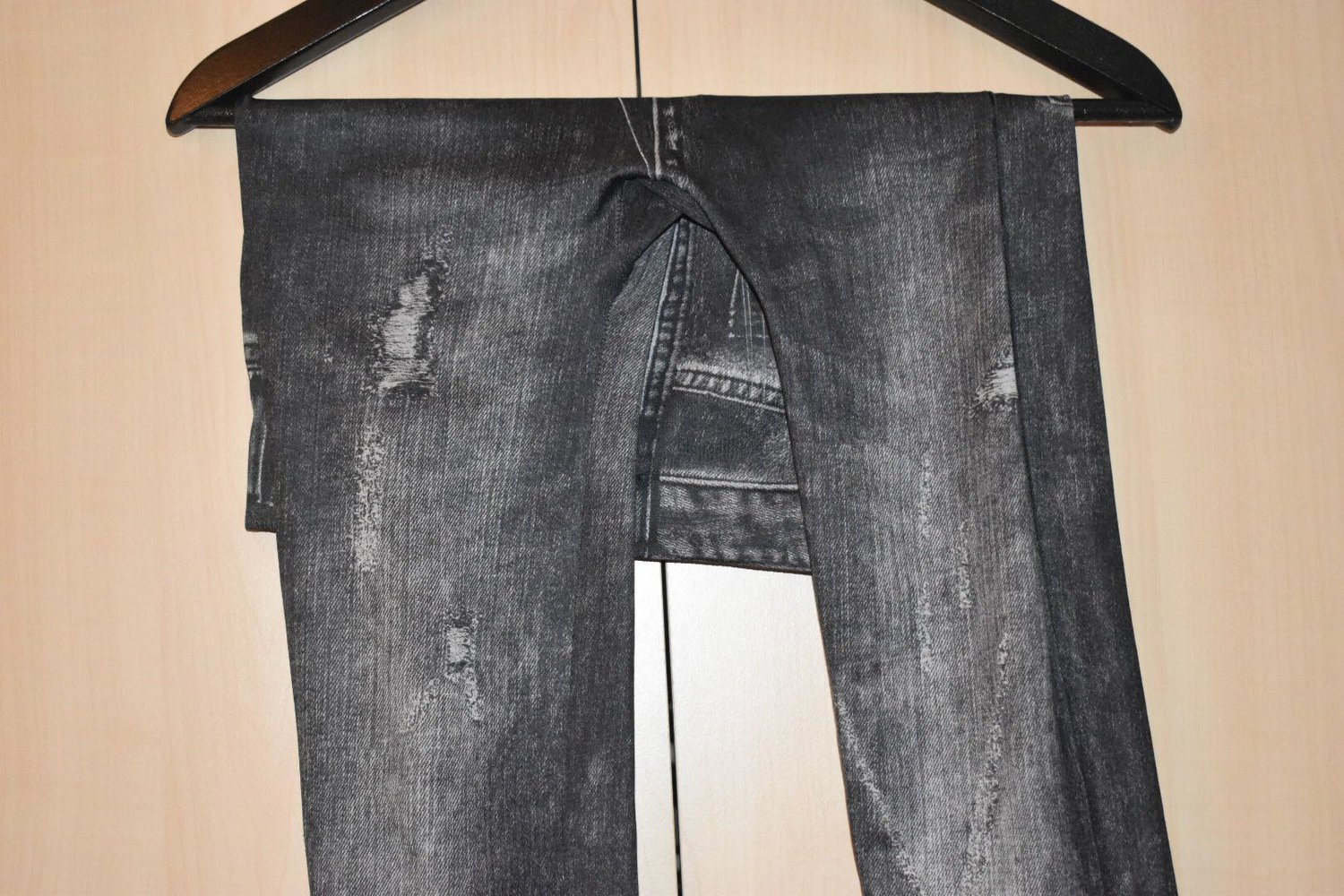 Loggins im Jeansform