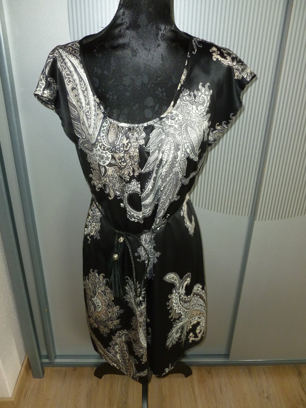 Kleid schwarz grau Punt Roma