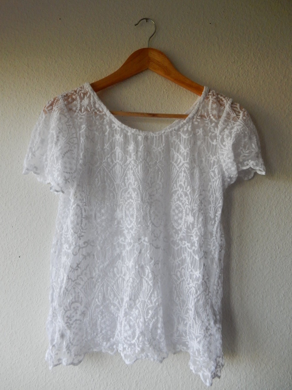 Süßes Spitzenshirt