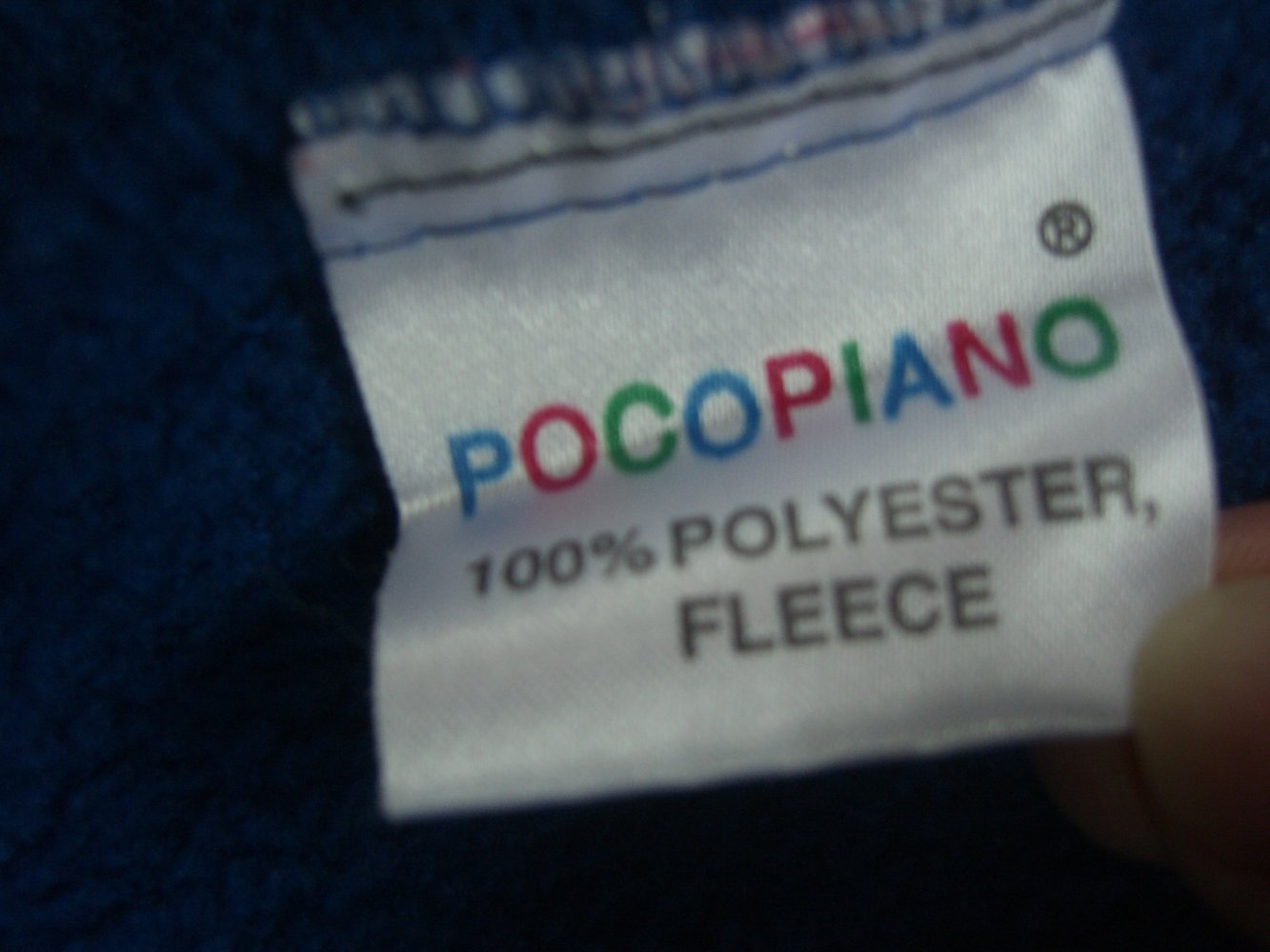 Farbenfroher Fleecepulli mit Reißverschlusskragen