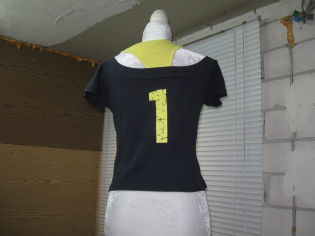 *** 2 in 1 Optik ~ Shirt ~ Bauchfrei ~ Offene Schulter ***