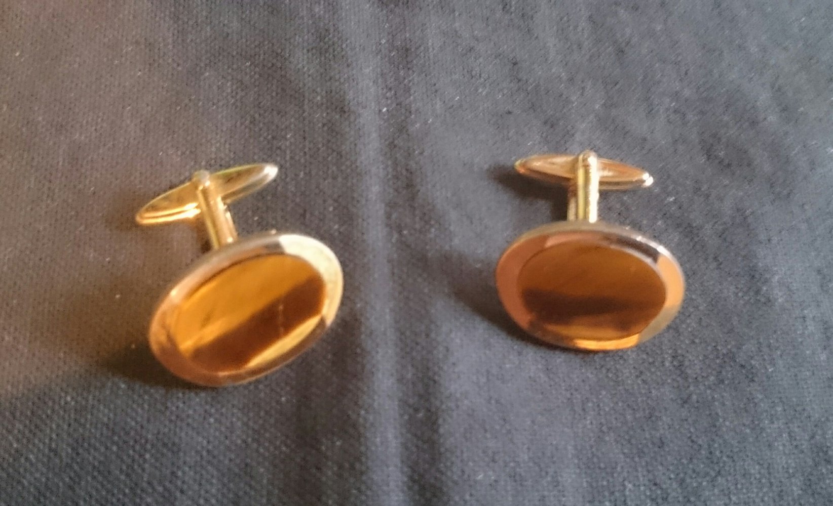 Manschettenknöpfe mit Tigerauge 