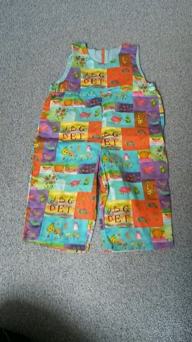 süsse latzhose overall DIY Unikat Farbenfroh