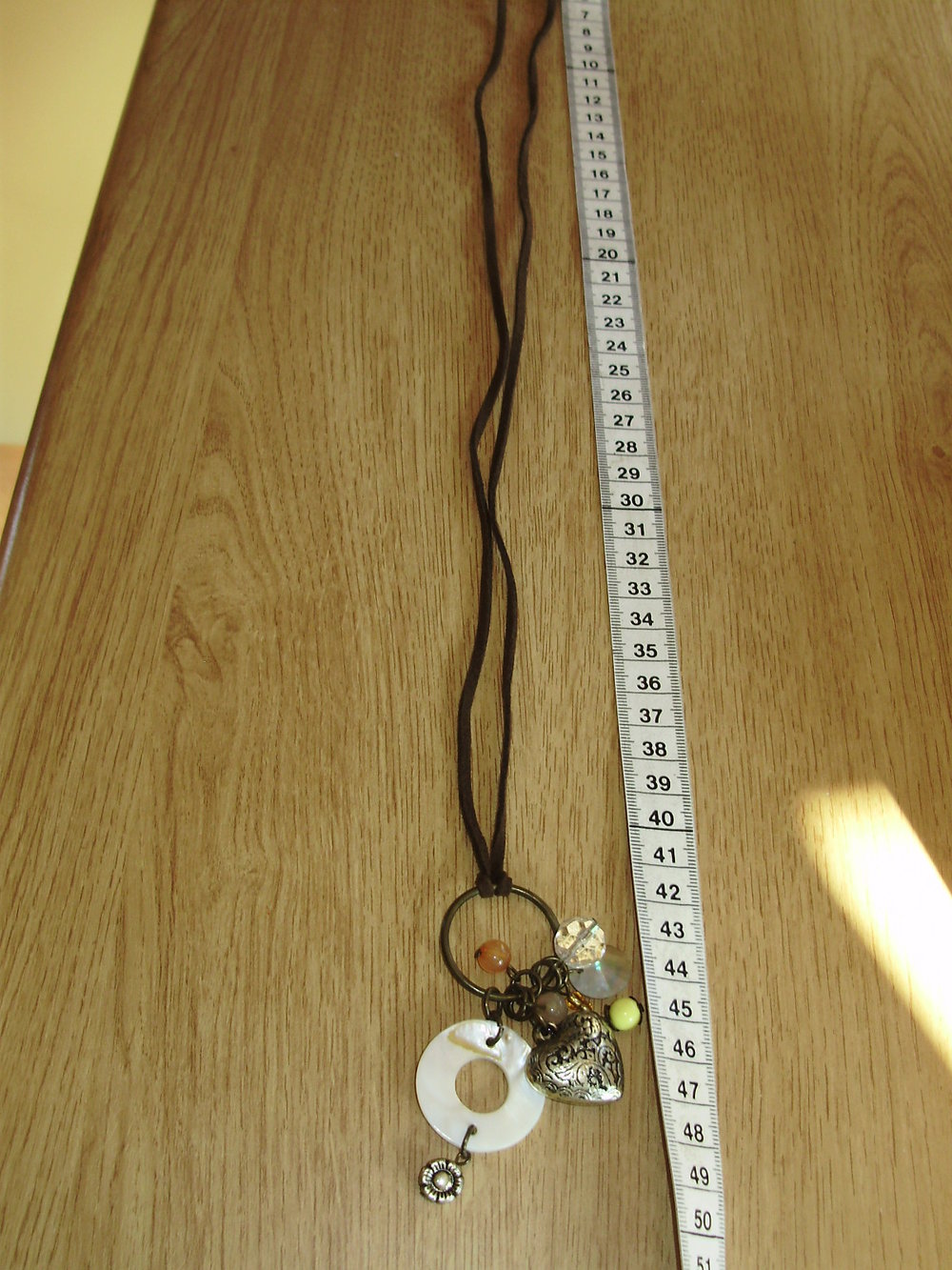 Kette Lederband ( 84 cm ) + Anhänger Herz + Blüte+ Perlen