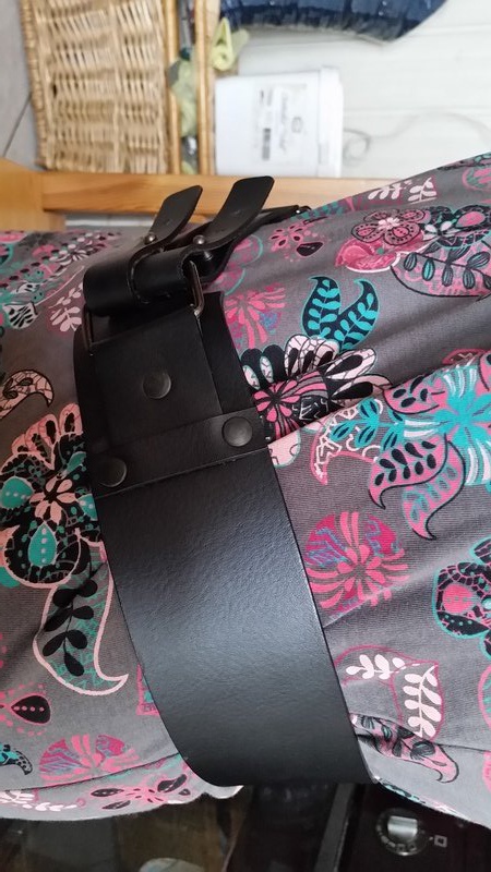  Josephine Gürtel, Leder