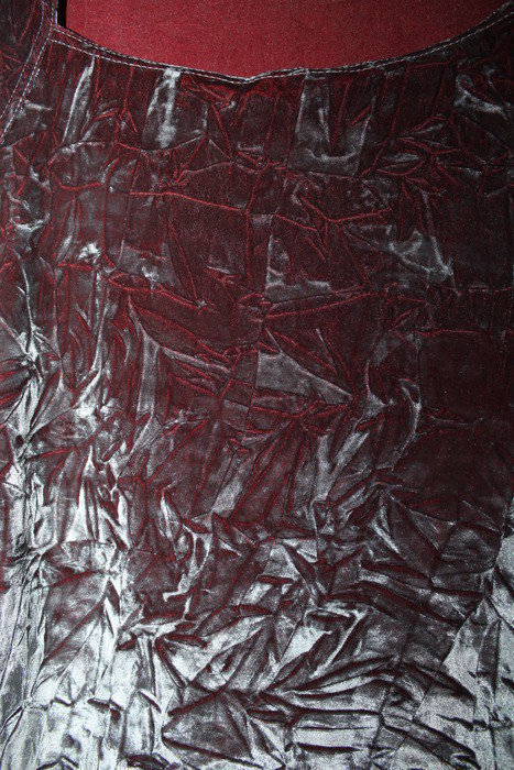 süßes bauchfreies Party - Top in weinrot / grau in Samtoptik