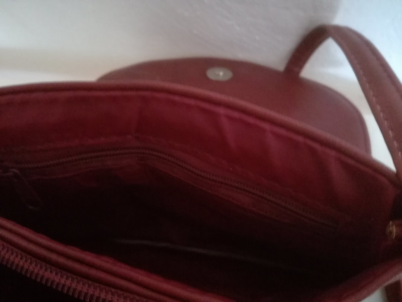 Rote kleine Handtasche / Umhängetasche / Clutch von Dragons mit vielen Taschen