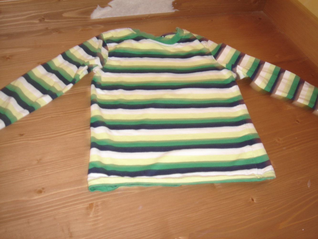 wunderschönes neuwertiges longshirt gr.110/116