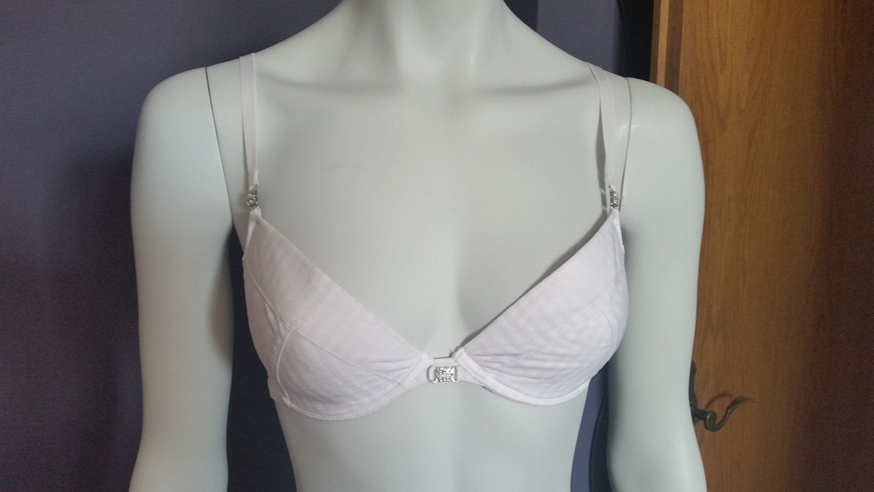 weißer gestreifter BH