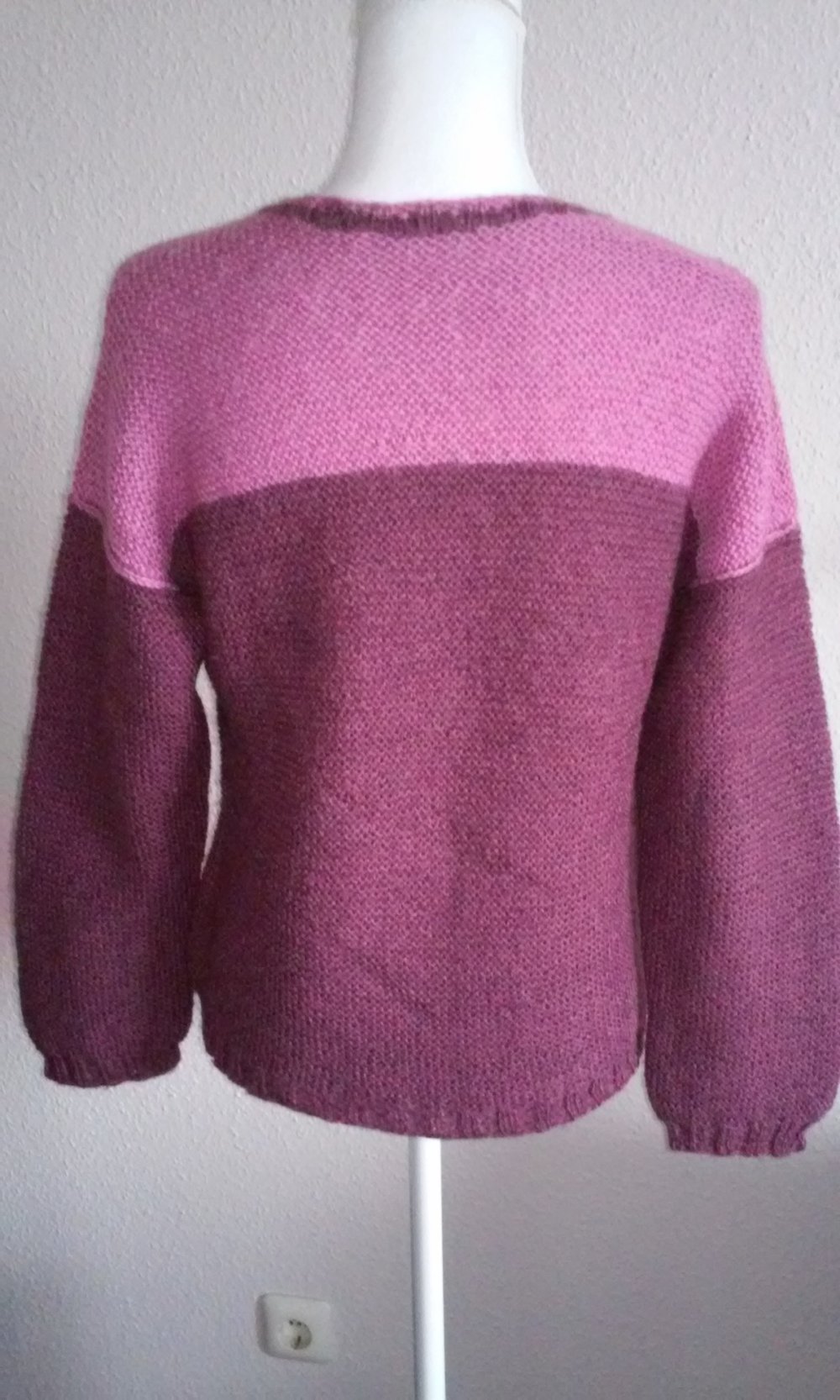 Handarbeit Pulli Strickpullover mit Mohair Pullover handgestrickt Gr.38/40 + kleine Schmuckanstecknadel