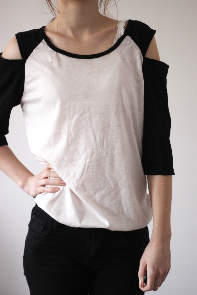 weiß schwarzes Shirt mit Cut-Outs