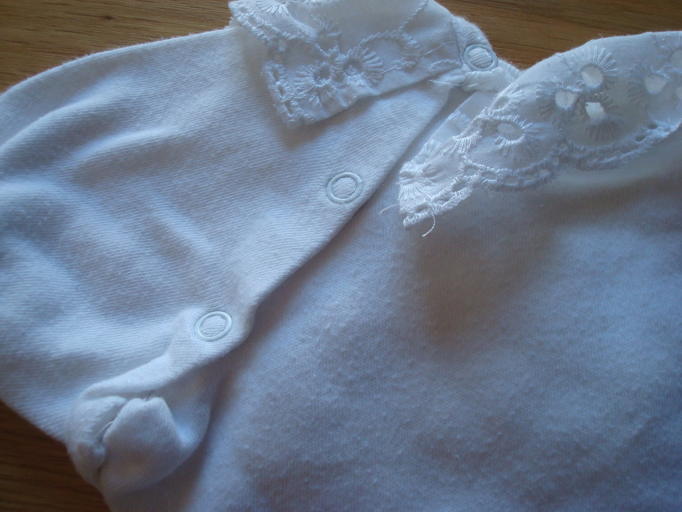 süßes T-Shirt mit Spitzenkragen Gr. 62