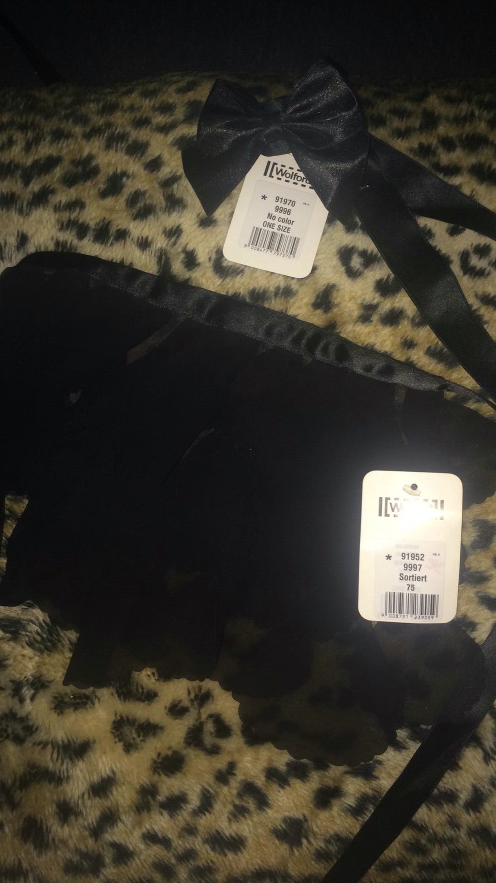 Wolford Gaiters und Strickjacke