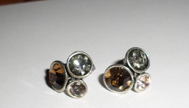 H&M  Ohrstecker drei Steine gelb grau weiß 