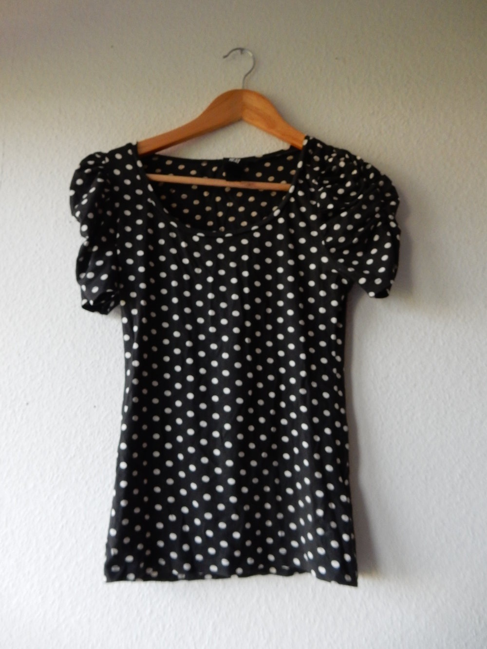 Süßes Shirt mit Pünktchen