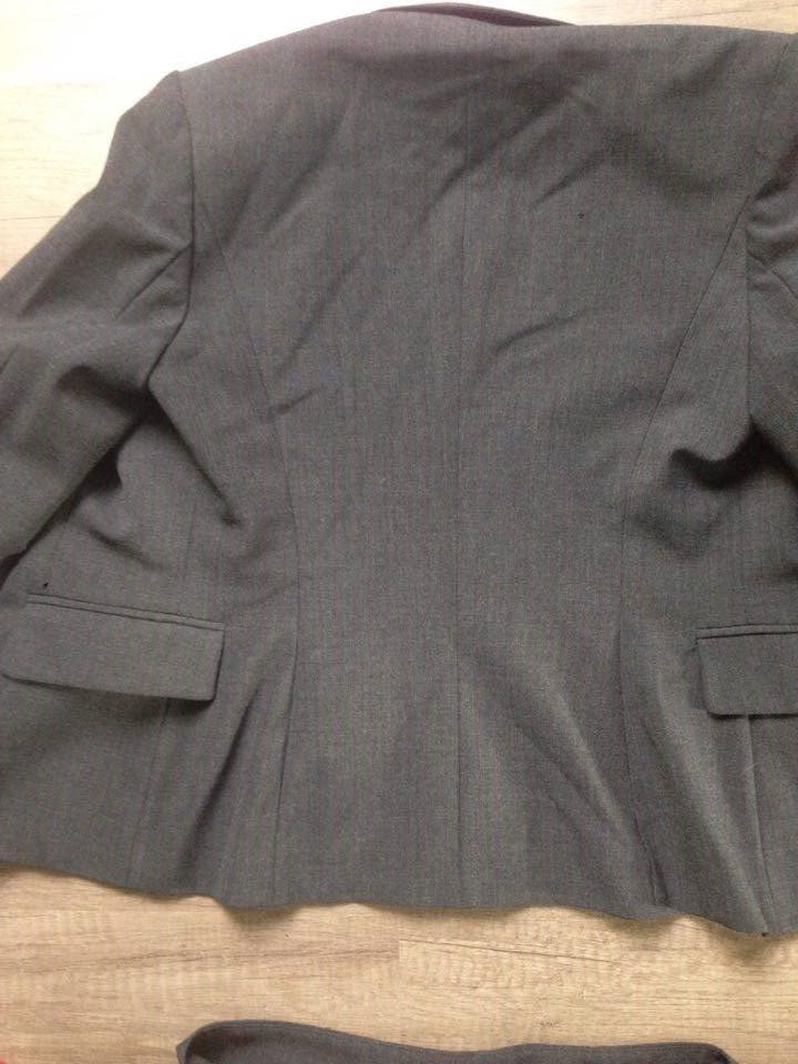 Sexy Kostüm Review Sampler! Minirock & Blazer in zeitlosem Chic! Business!