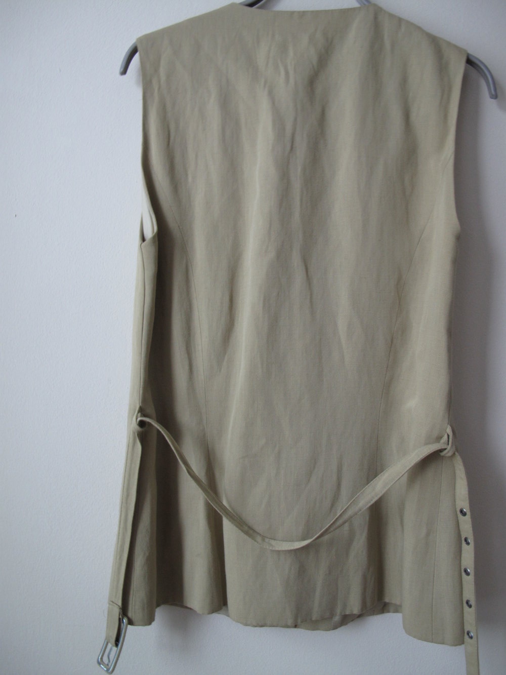 elegante Weste mit schmalem Gürtel  