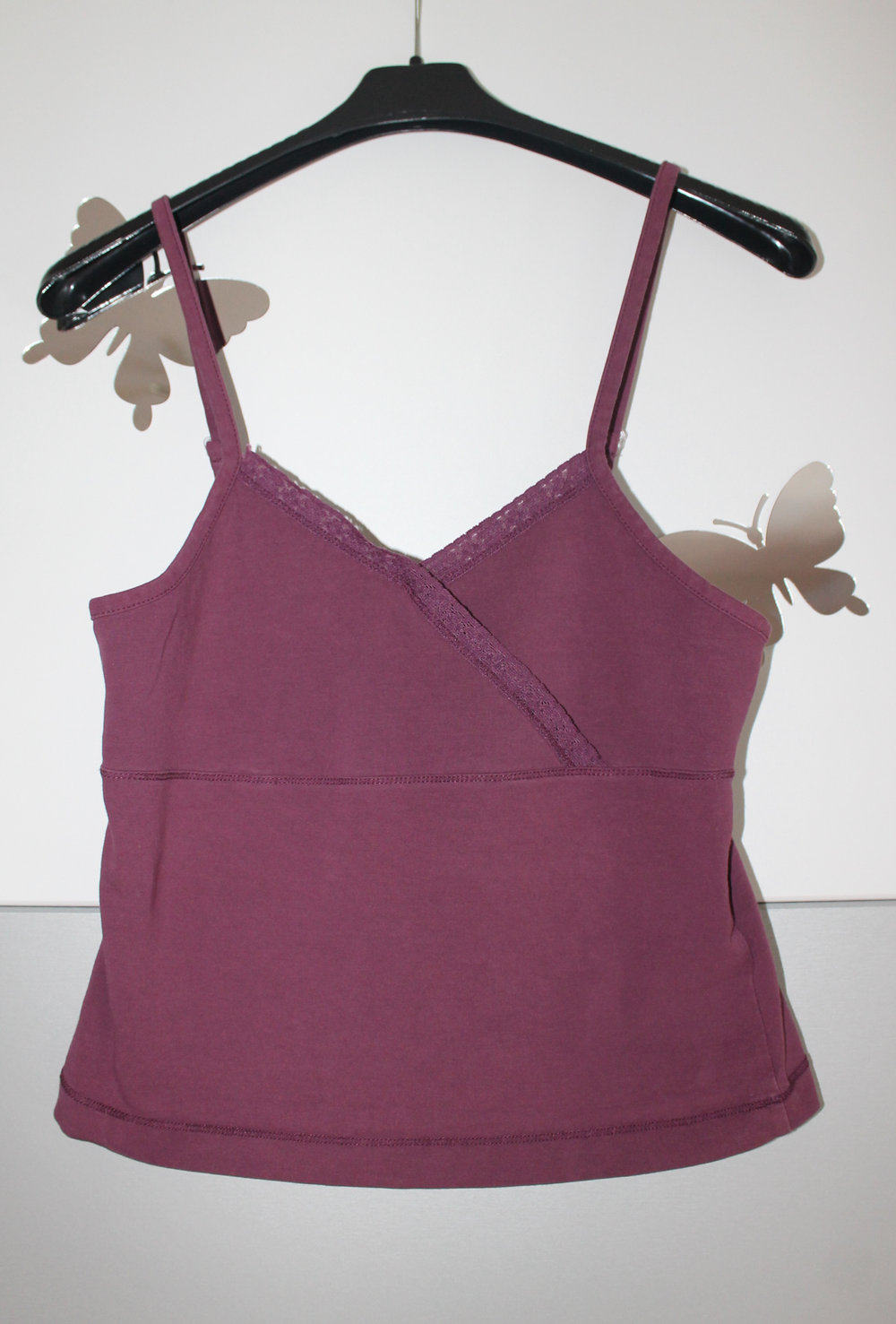 süßes, bauchfreies Spaghettiträger Oberteil mit Spitze