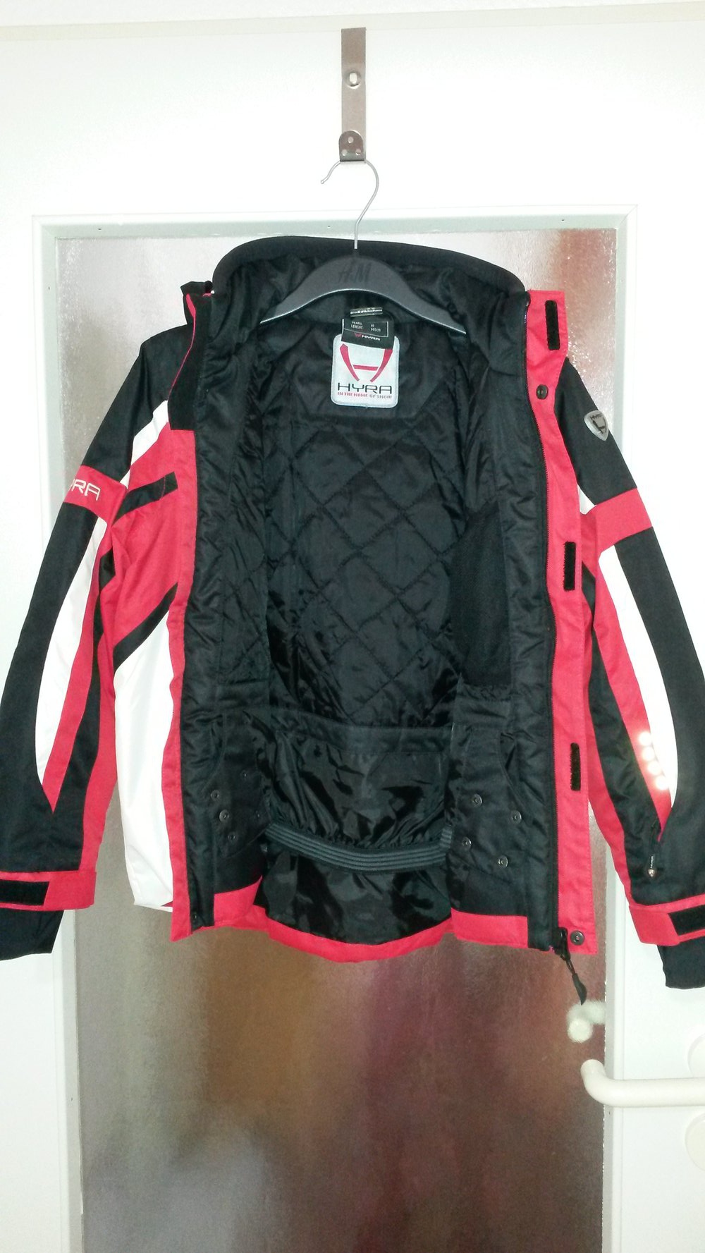 198. Neue Skijacke von Hyra, Gr. 140