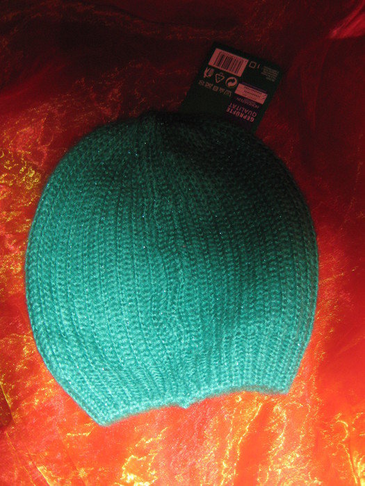 NEU mit ETIKETT * Edel * Lurex- Glitzer * wie Angora- Wolle * Kuschel * Strick * Mütze * Beanie * Barett 