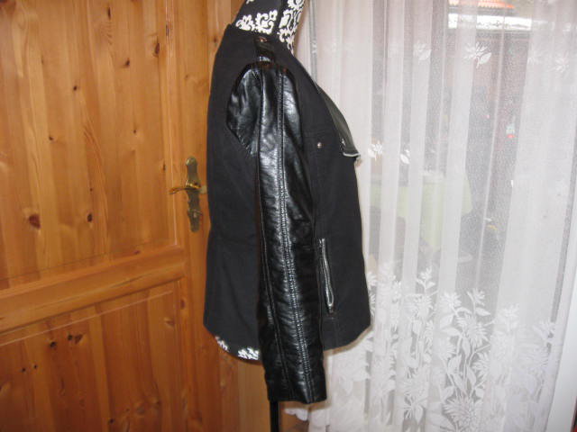 *** Stylische Jacke in einem Materialmix ***