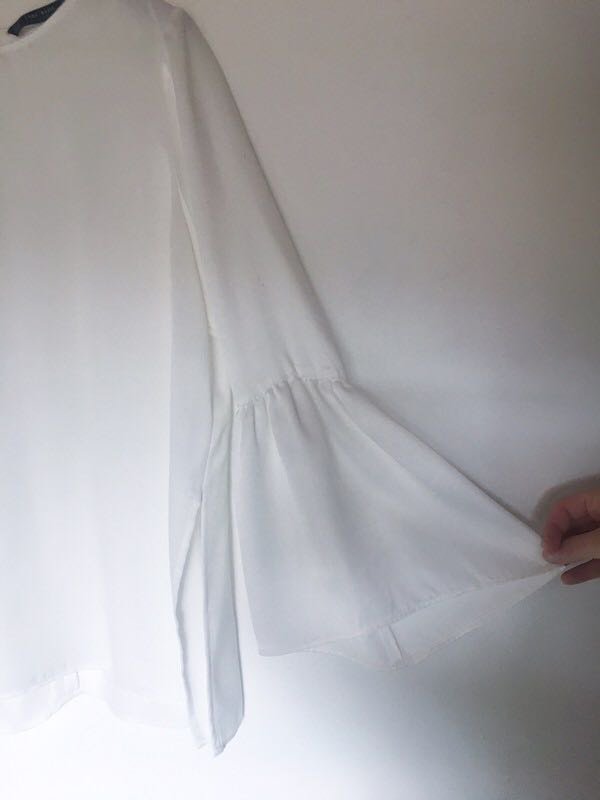 Zara Bluse mit Volantärmel weiß 