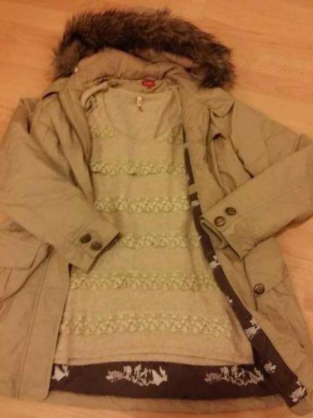 Schöne Jacke mit Fell Kapuze und Steinchen