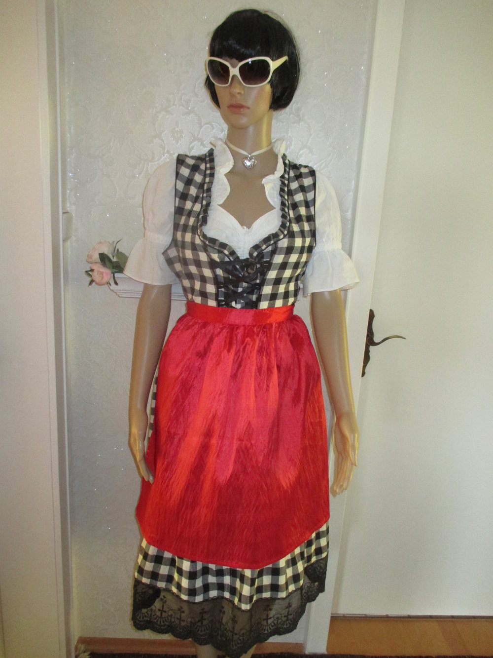 NEU Nostalgie Brauchtum Folklore Trachten Volks- Oktoberfest Dirndl Seiden Satin Halb SCHÜRZE, rot