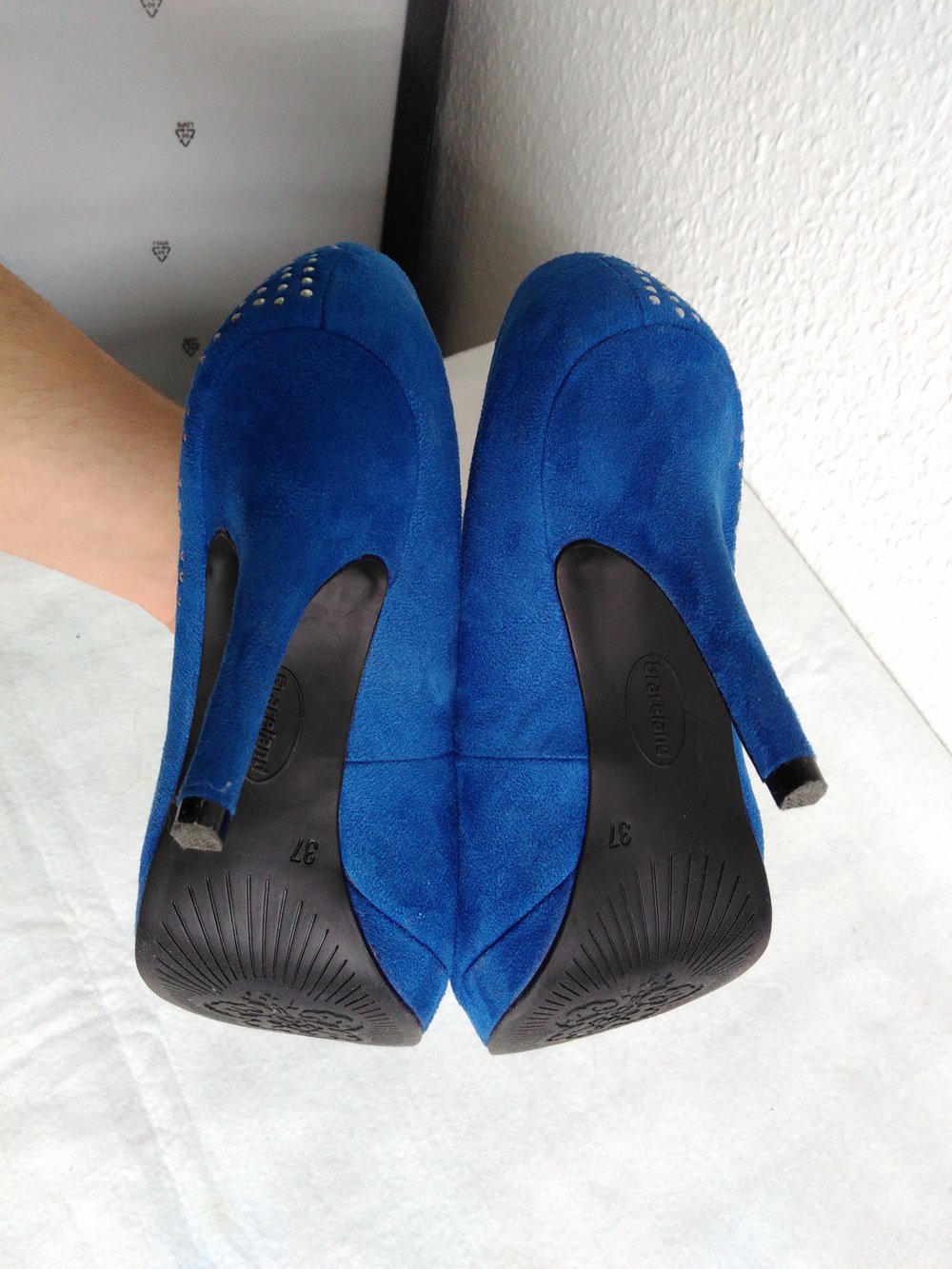 blaue Pumps