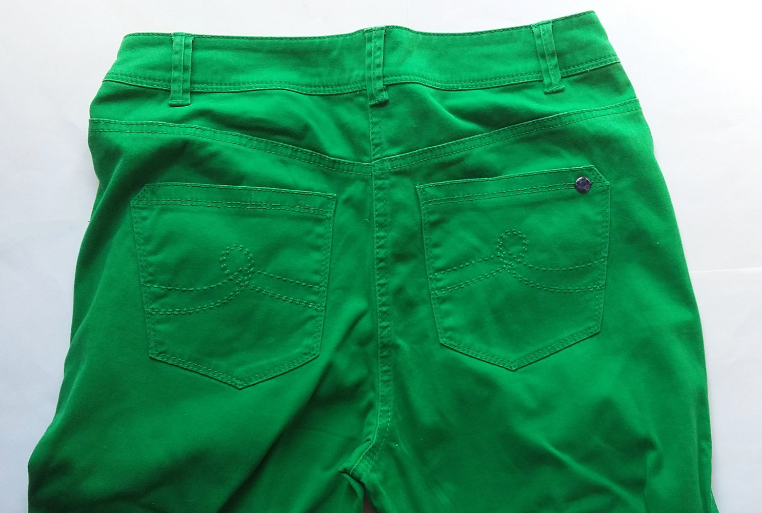 NEU Jeans CECIL 29/32 straight regular M / 38/40 froschgrün