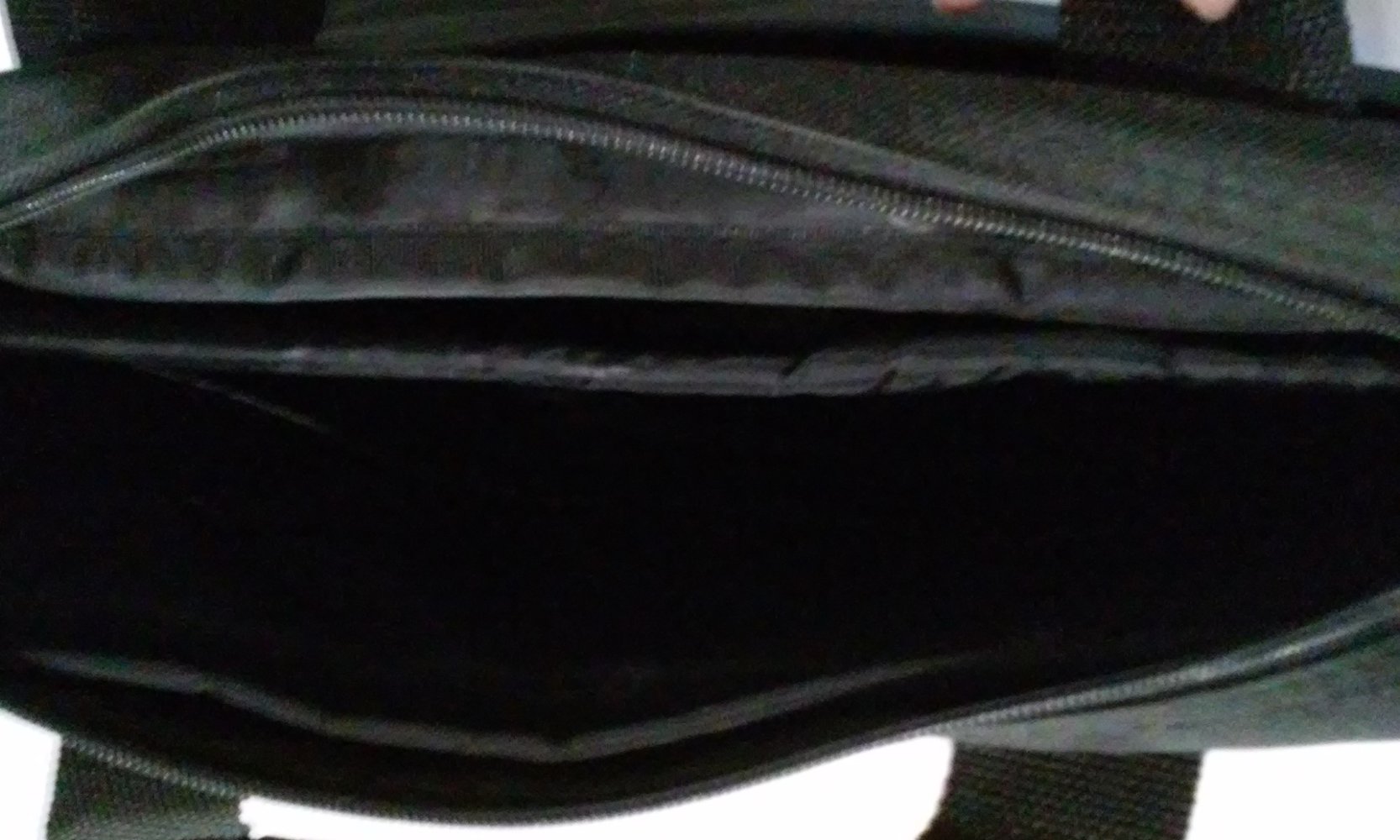 Notebooktasche Laptoptasche Schultasche Aktentasche aus robustem Polyester mit Zubehörfächern und verstärkten Polsterwänden - schwarz 