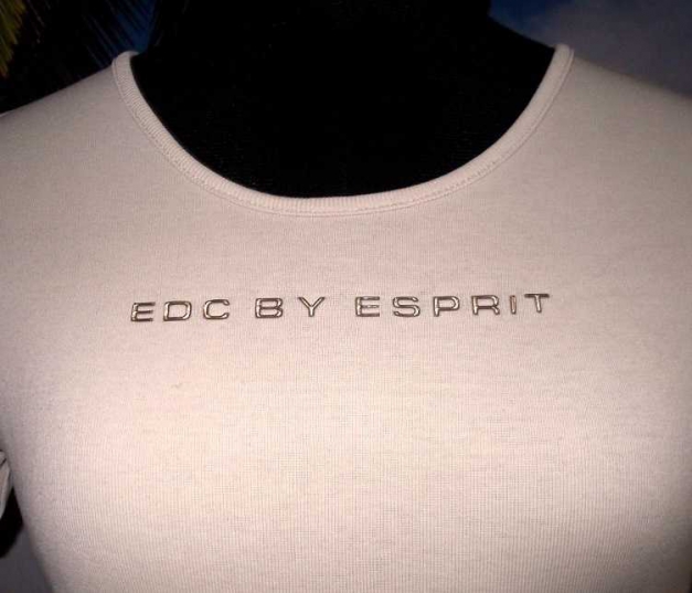 EDC by Esprit T-Shirt * Gr. S * beige * plastischer Schriftzug