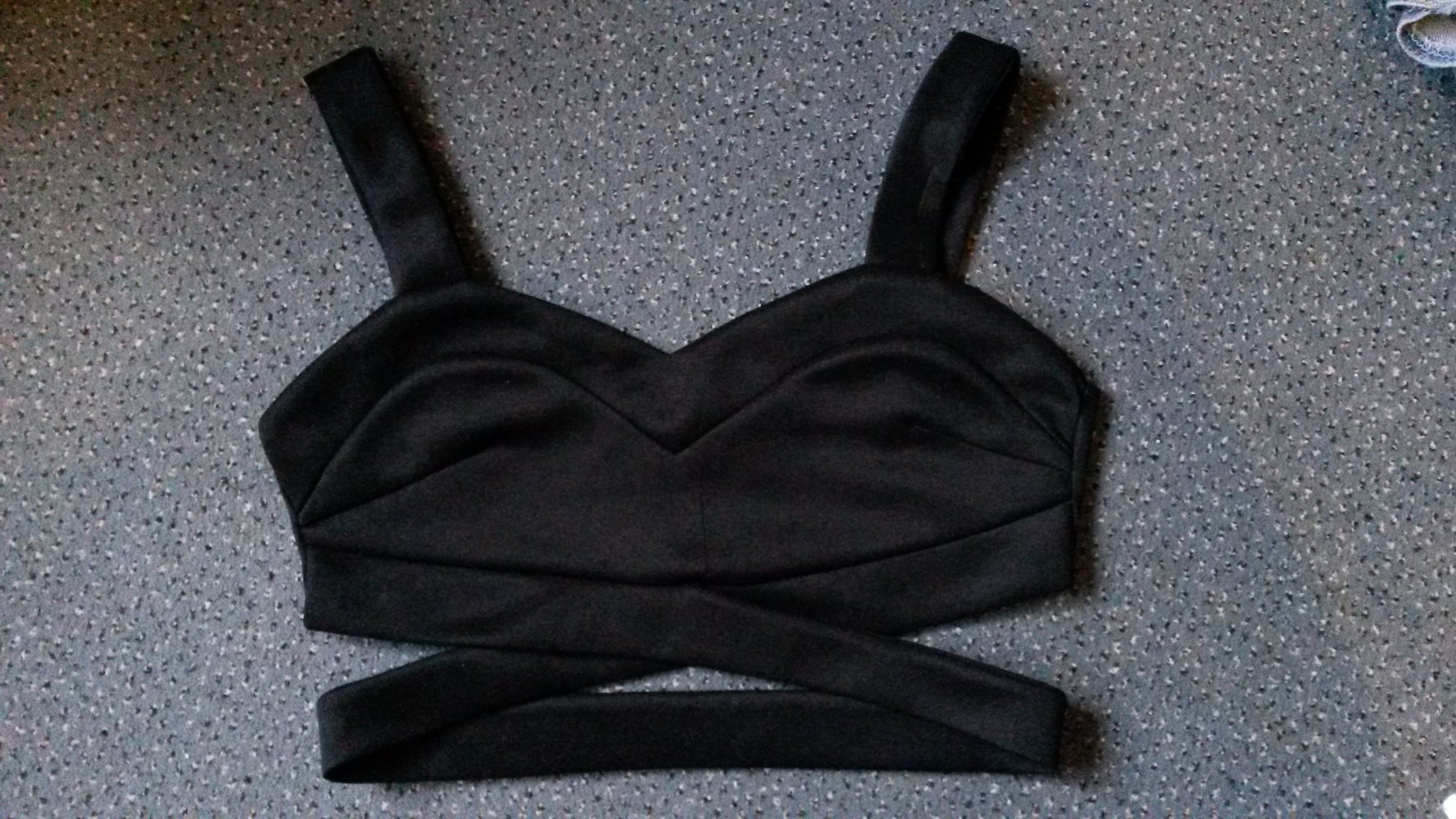 sexy crop top mit cut out