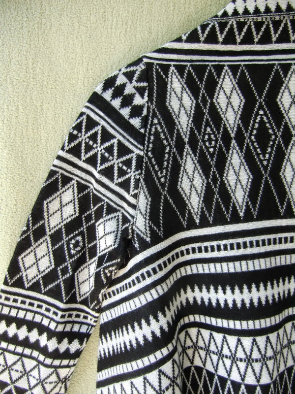 Offener Cardigan mit Ethno-Muster, schwarz-weiß, Gr. S