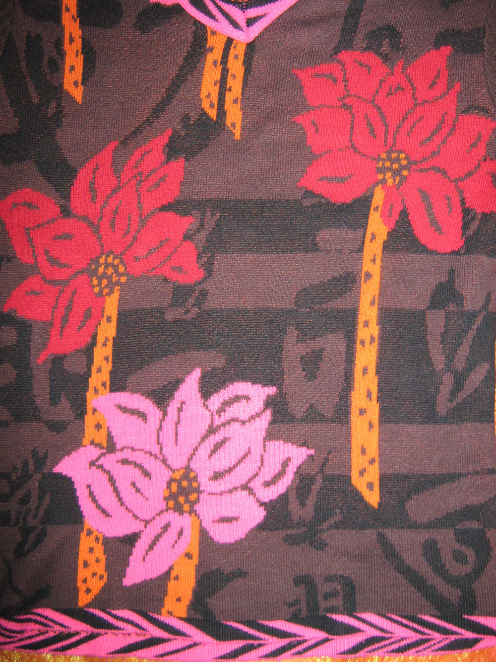 NEU mit ETIKETT * Blumen * Blüten * Flower- Power * Kurzarm * Feinstrick * V- Ausschnitt * Pullover 