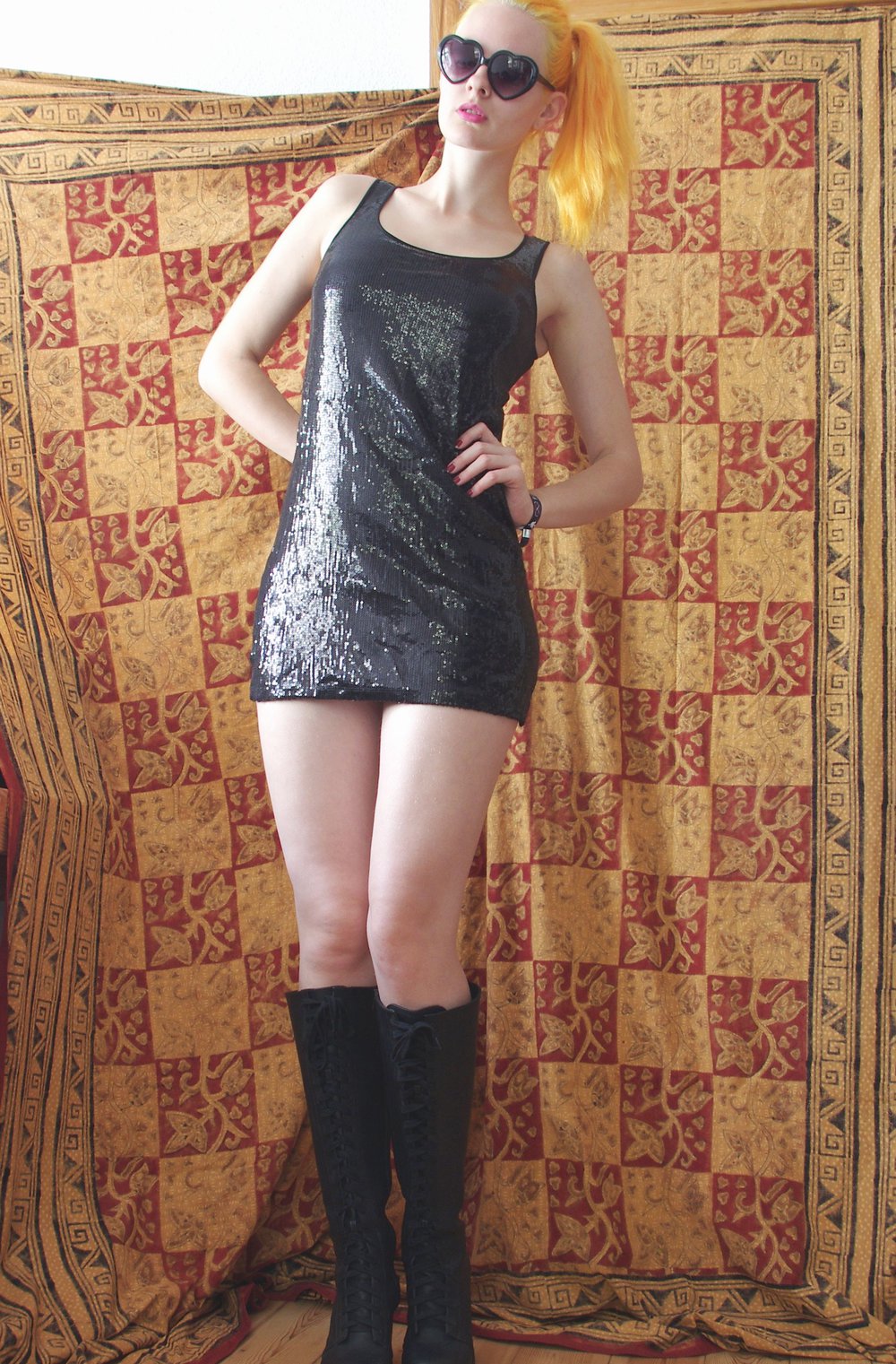 Glänzendes Paillettenkleid Gr. XS S Party shiny glänzend Vero Moda Technobarbie Festival