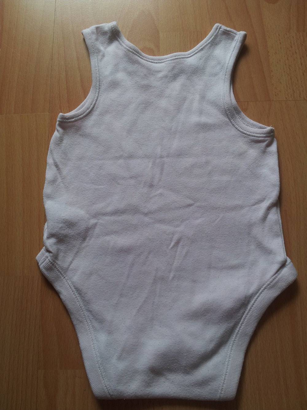 Body rose ohne Ärmel Gr. 80