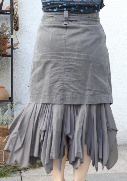 Ausgefallener zweilagiger Jeansrock/Zipfelrock