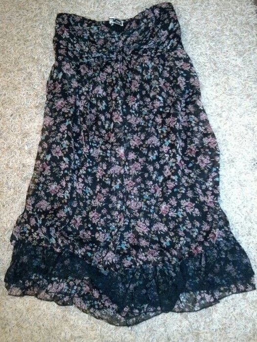 Träglerloses Blümchenkleid