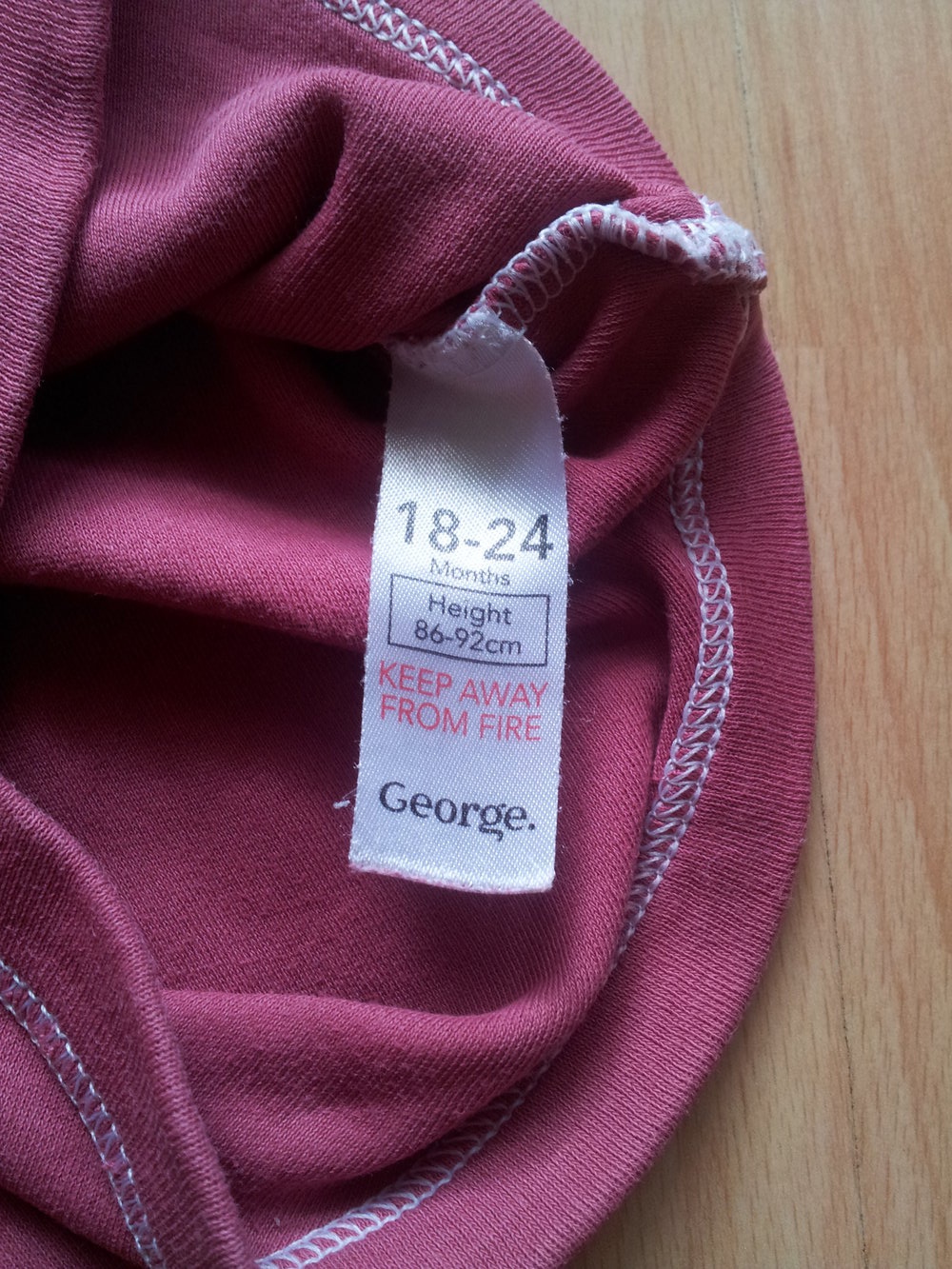 Body weinrot Gr. 86/92 kurze Ärmel