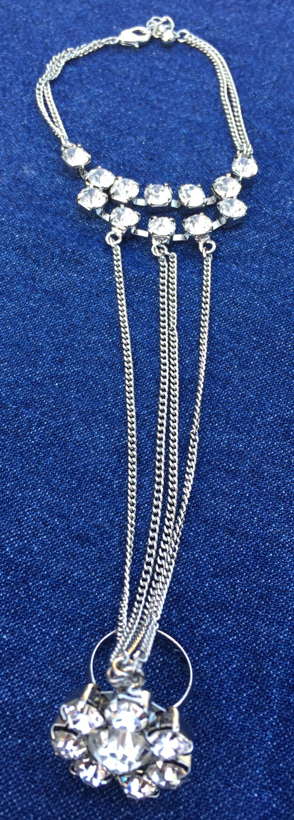 NEU: HANDSCHMUCK Armband mit Ring STRASS