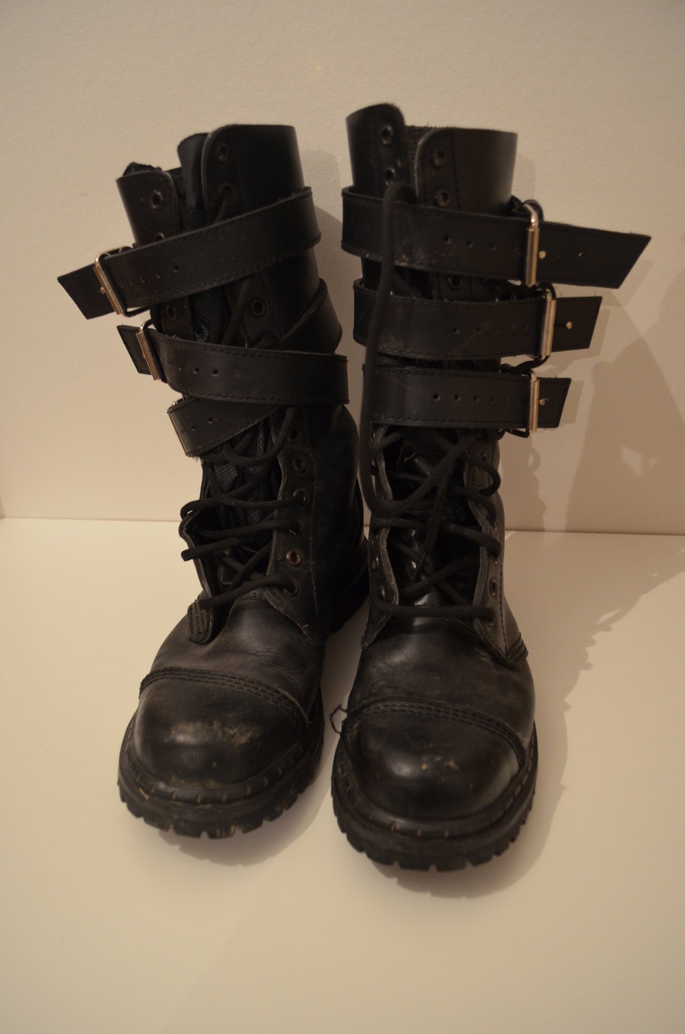 Undercover Springerstiefel 14 Loch mit Schnallen