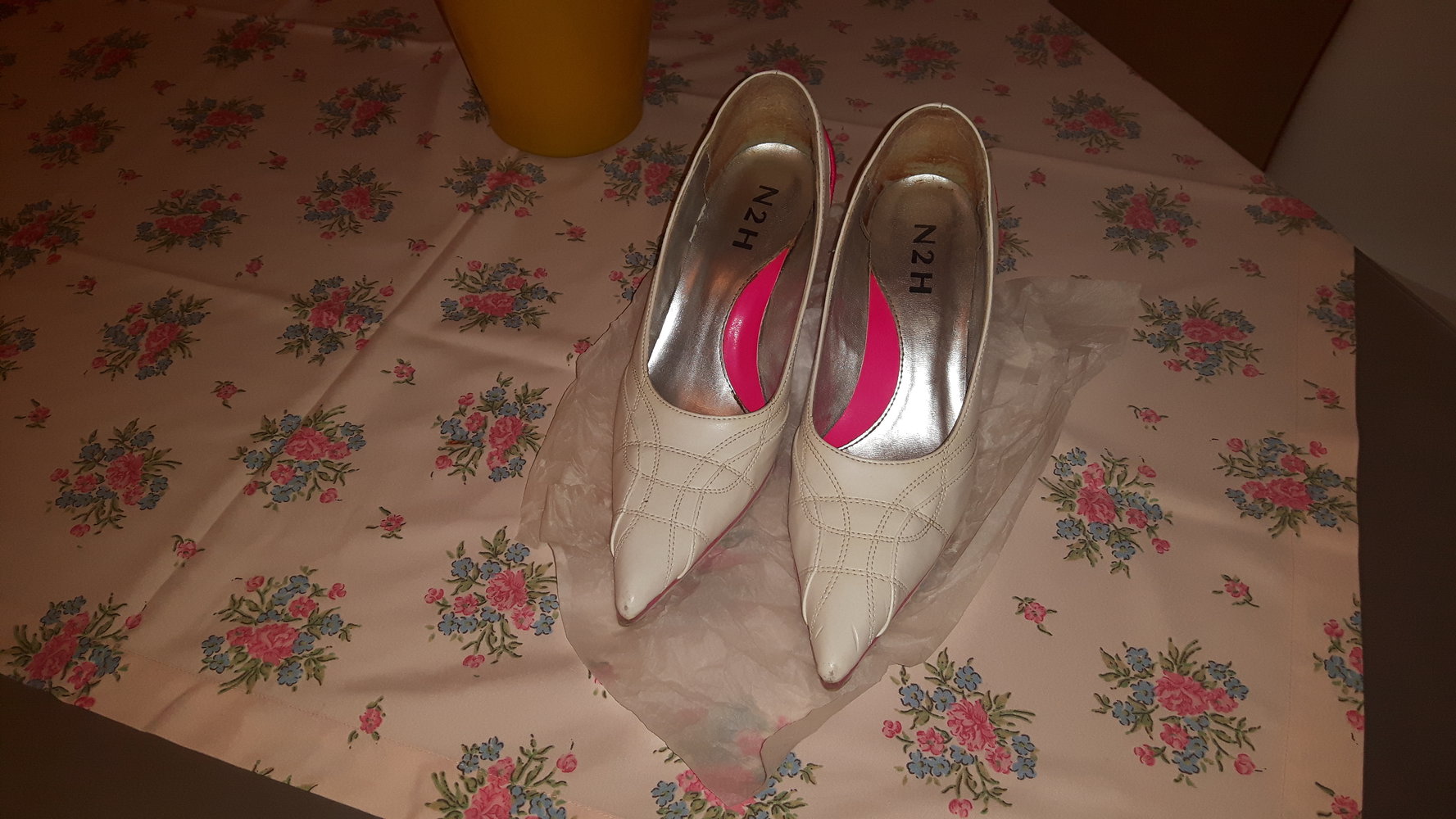 wunderschöne weiße Pumps, spitze Form, sehr bequem 