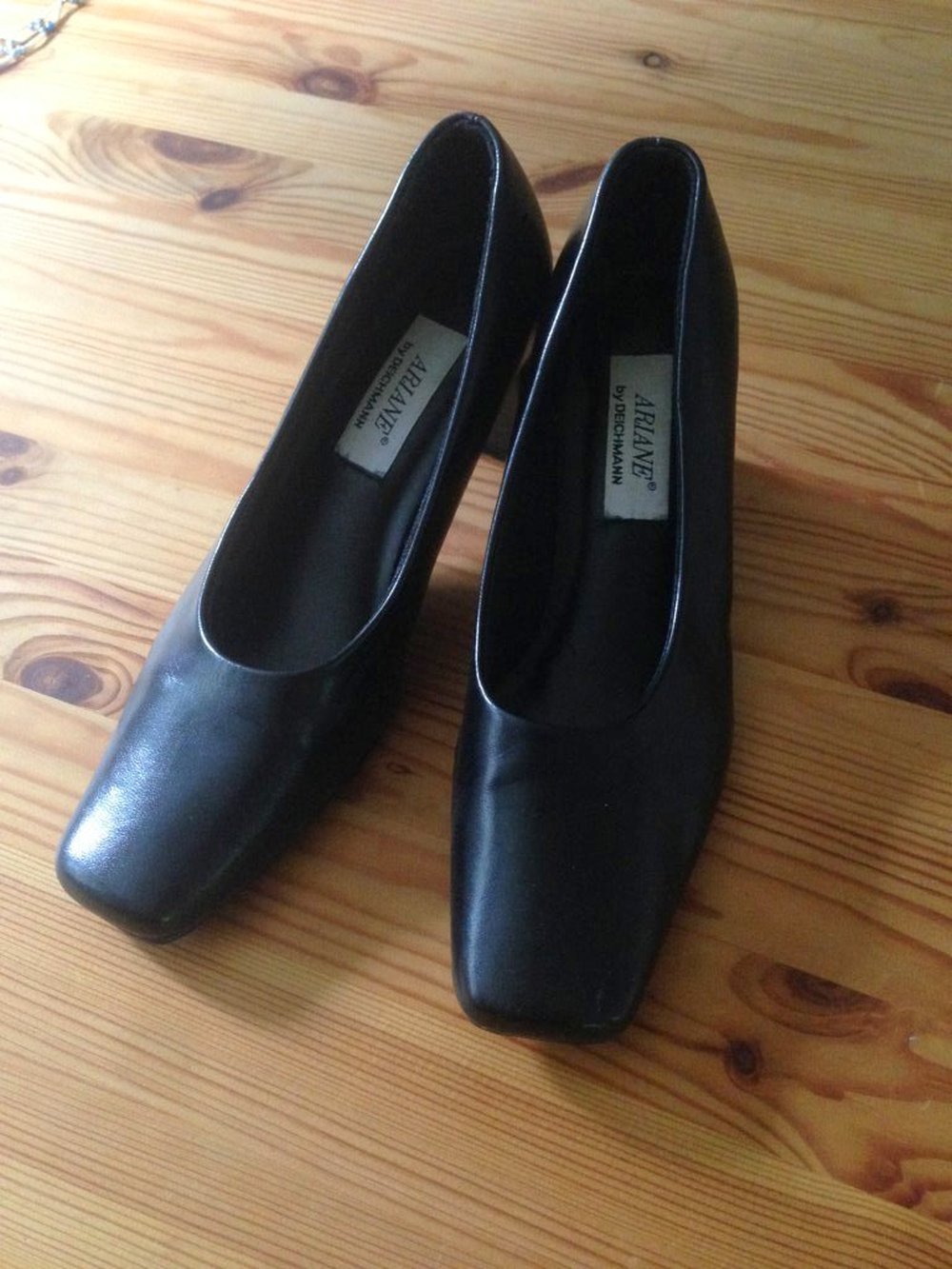 schwarze Pumps
