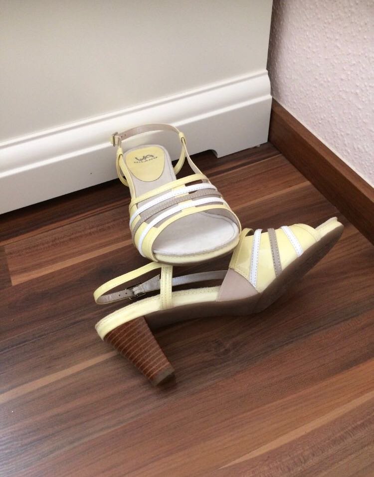 Neue Sandaletten Gr. 38,5