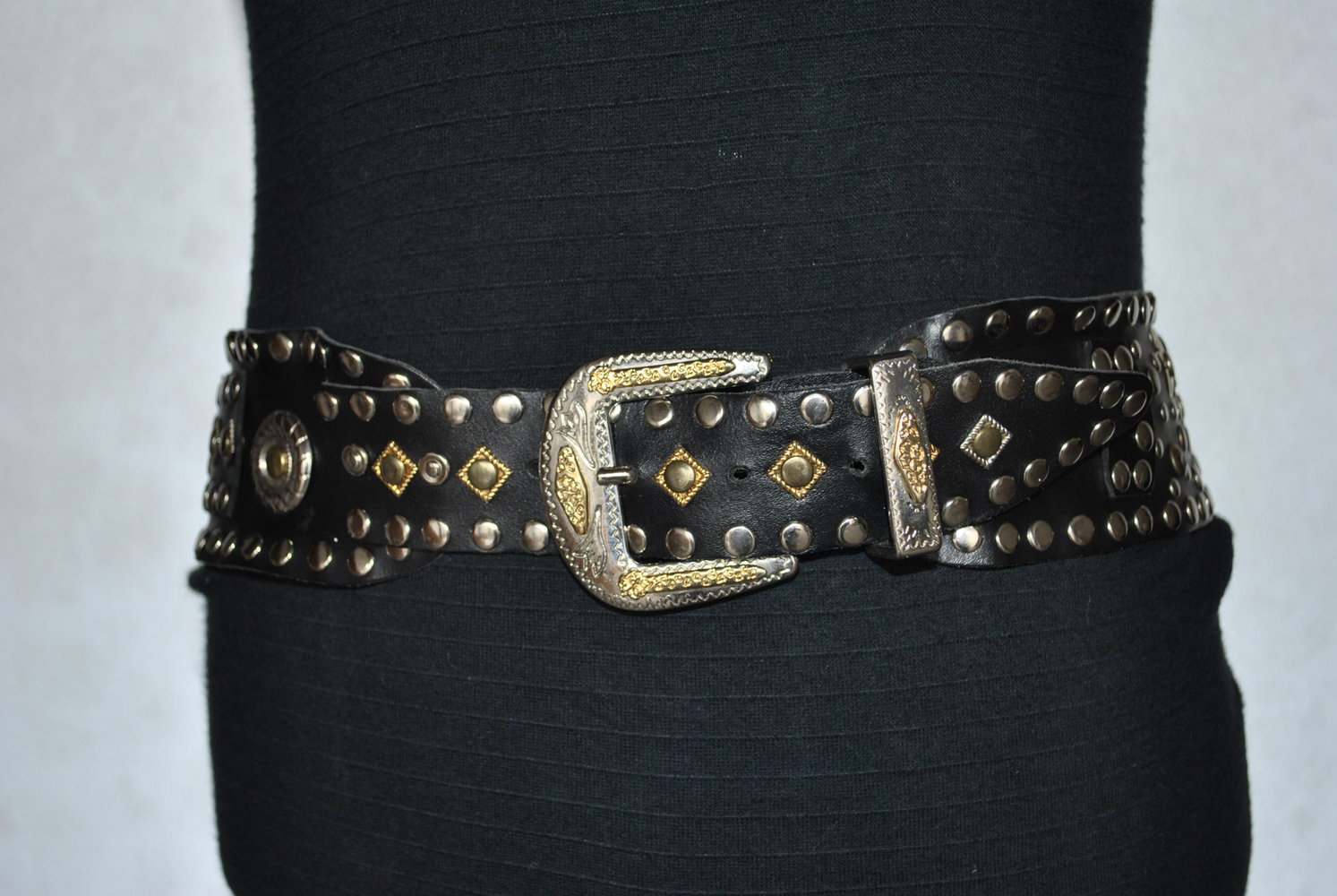  Gürtel Nieten Nietengürtel 85cm Umfang Leder schwarz breit 