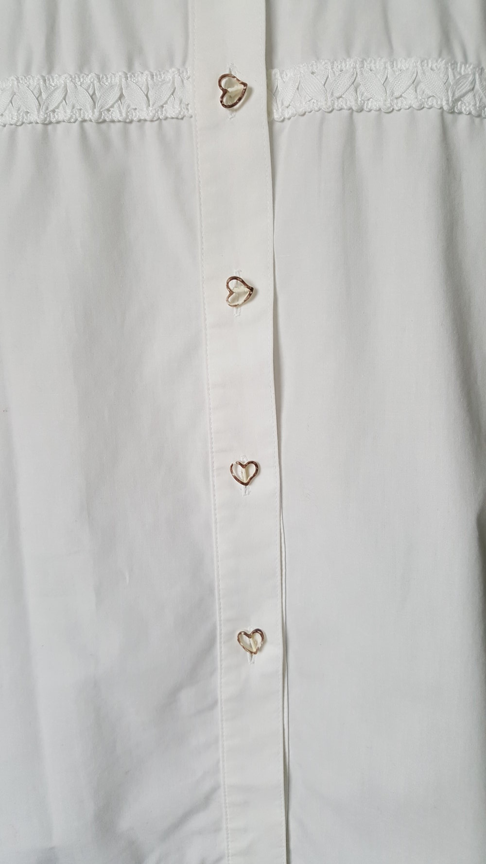 441. Festliche weiße Trachten-Bluse, Gr. 36-38