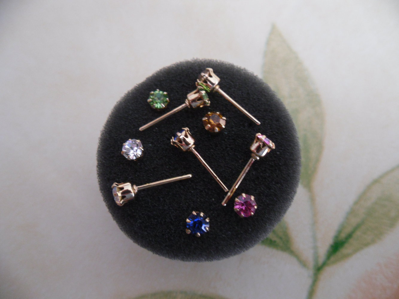 5 Paar goldene Ohrstecker