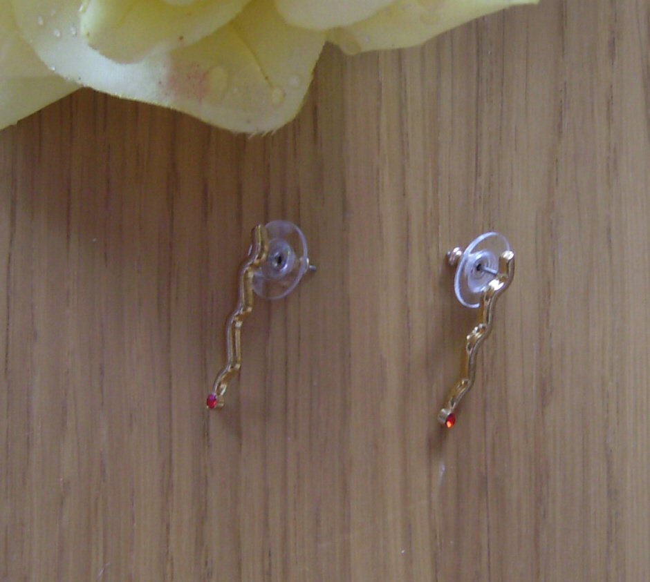 Vom Blitz Getroffen! Ohrschmuck goldfarben mit rotem Schmuckstein, Goldzack, Stecker, Ohrringe